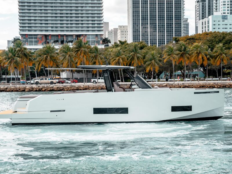 2025 De Antonio Yachts D42 Open