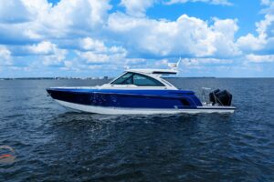 2025 Formula 380 Super Sport Crossover OB for sale - photo 2