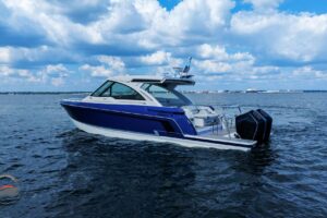 2025 Formula 380 Super Sport Crossover OB for sale - photo 3