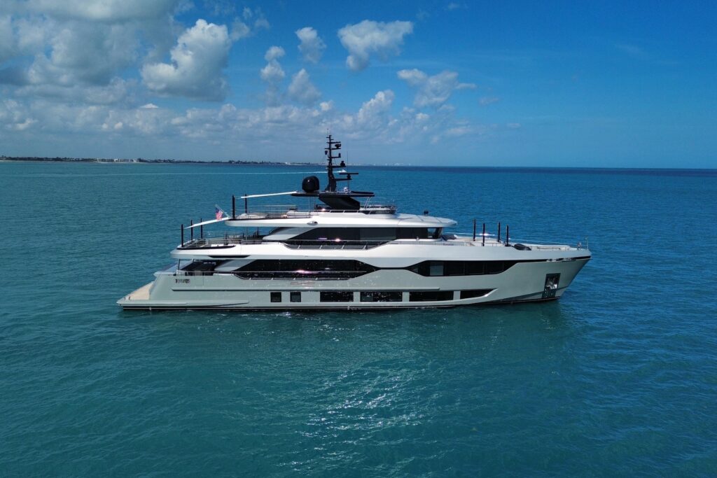2025 Majesty 120