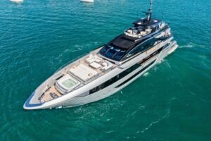 2025 Riva 130′ Bellissima