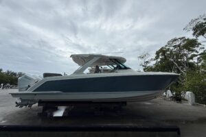 2025 Tiara Yachts 38 LS for sale - photo 5