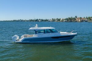 2025 Tiara Yachts 43 LE for sale - photo 2