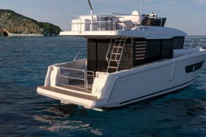 2026 Beneteau Swift Trawler 37 Fly for sale - photo 4