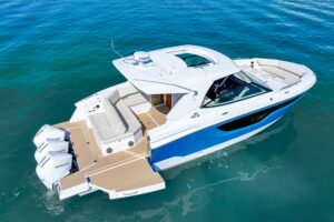 2026 Cruisers Yachts 38 GLS OB for sale - photo 4