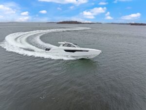 2026 Cruisers Yachts 50 GLS for sale - photo 3