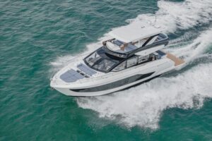 2026 Cruisers Yachts 57 Fly for sale