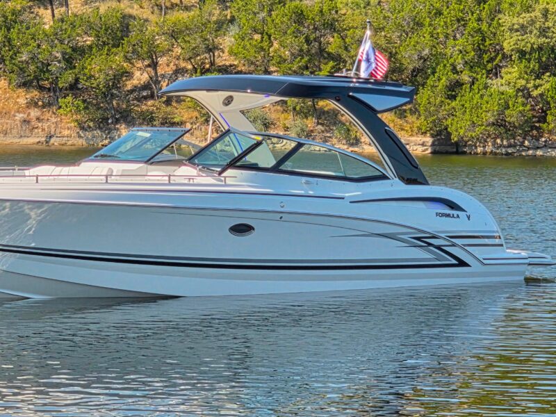 2026 Formula 350 Crossover Bowrider I/O