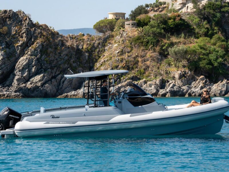 2026 Ranieri Cayman 33 Executive