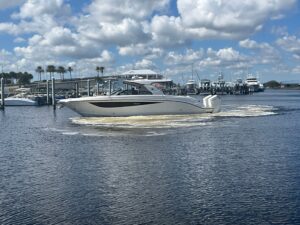 2026 Sea Ray SLX 400 Outboard for sale - photo 3