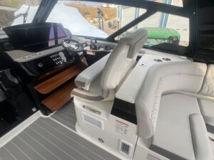2026 Sea Ray Sundancer 370 for sale - photo 5