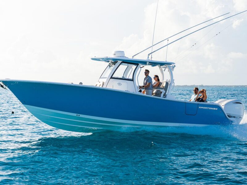 2026 Sportsman Open 302 Center Console