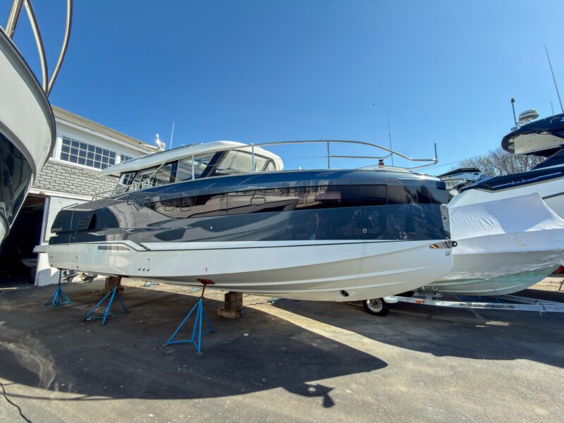 2026 Wellcraft 44 Explorer