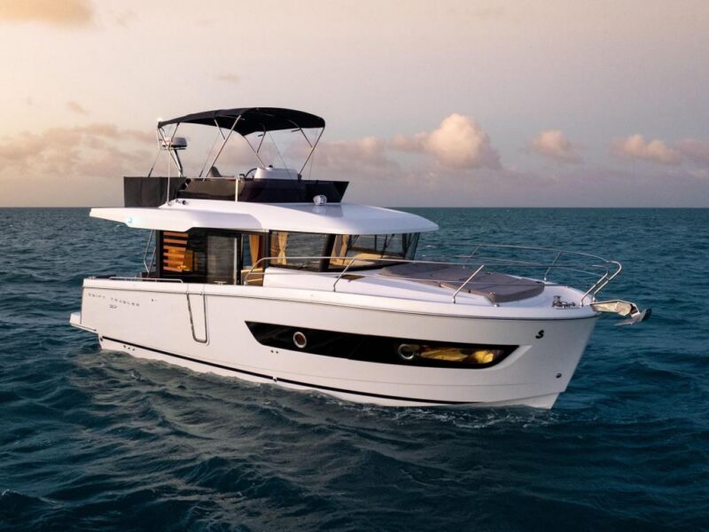 2027 Beneteau Swift Trawler 37 Fly