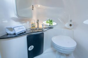 2027 Hanover 305 for sale - photo 7