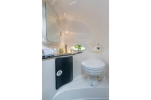 2027 Hanover 305 for sale - photo 8