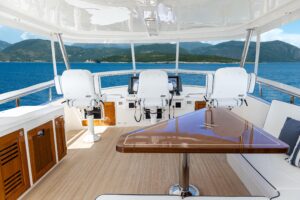 2027 Hunt Yachts 63 Flybridge for sale - photo 4