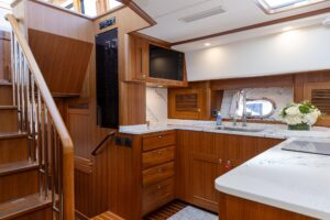 2027 Hunt Yachts 63 Flybridge for sale - photo 6