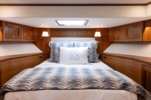2027 Hunt Yachts 63 Flybridge for sale - photo 7