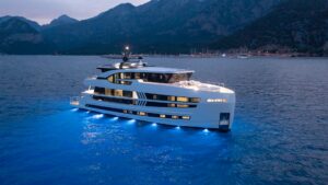 2027 Lazzara UHV 90 for sale - photo 4