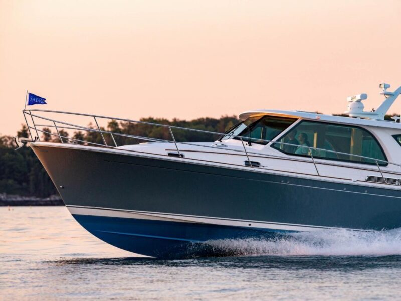 2027 Sabre 43 Salon Express