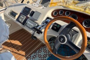 2000 Sea Ray 420 Aft Cabin for sale - photo 2