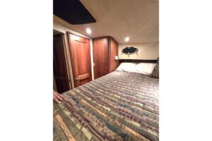 2000 Silverton 392 Motor Yacht for sale - photo 3