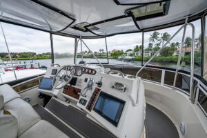 2000 Silverton 442 Cockpit Motor Yacht for sale - photo 8