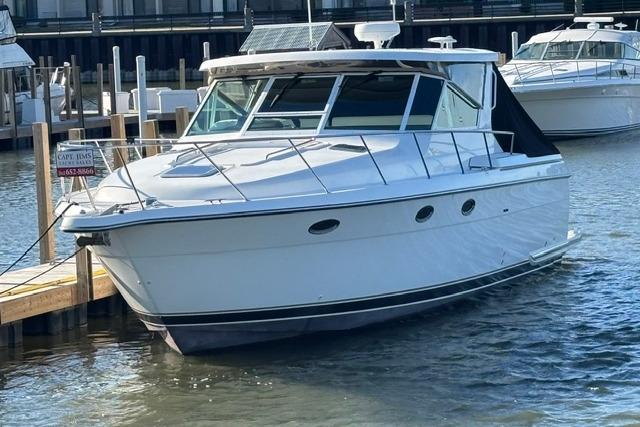 2000 Tiara Yachts 3500 Express