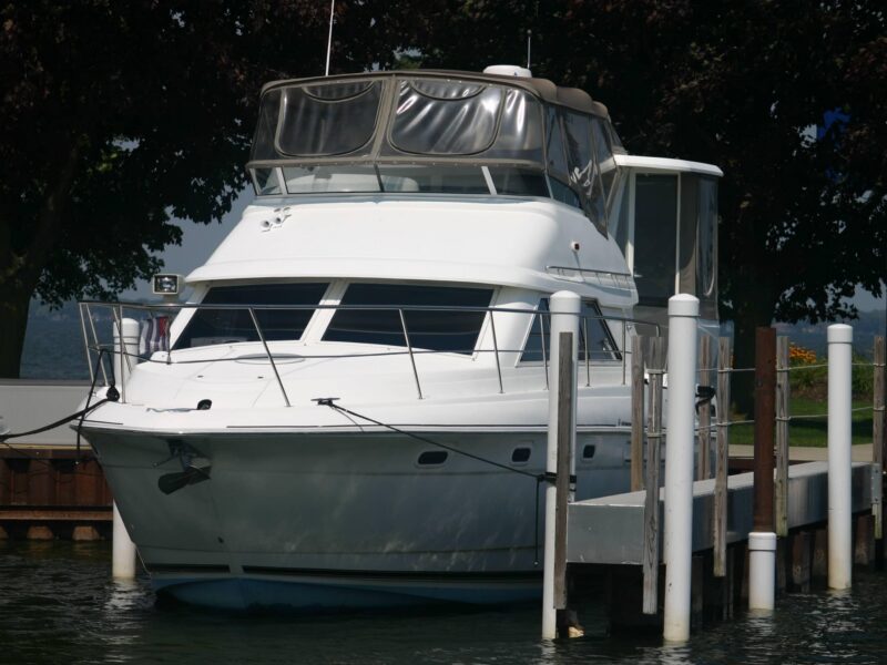 2001 Cruisers 3750 Motor Yacht