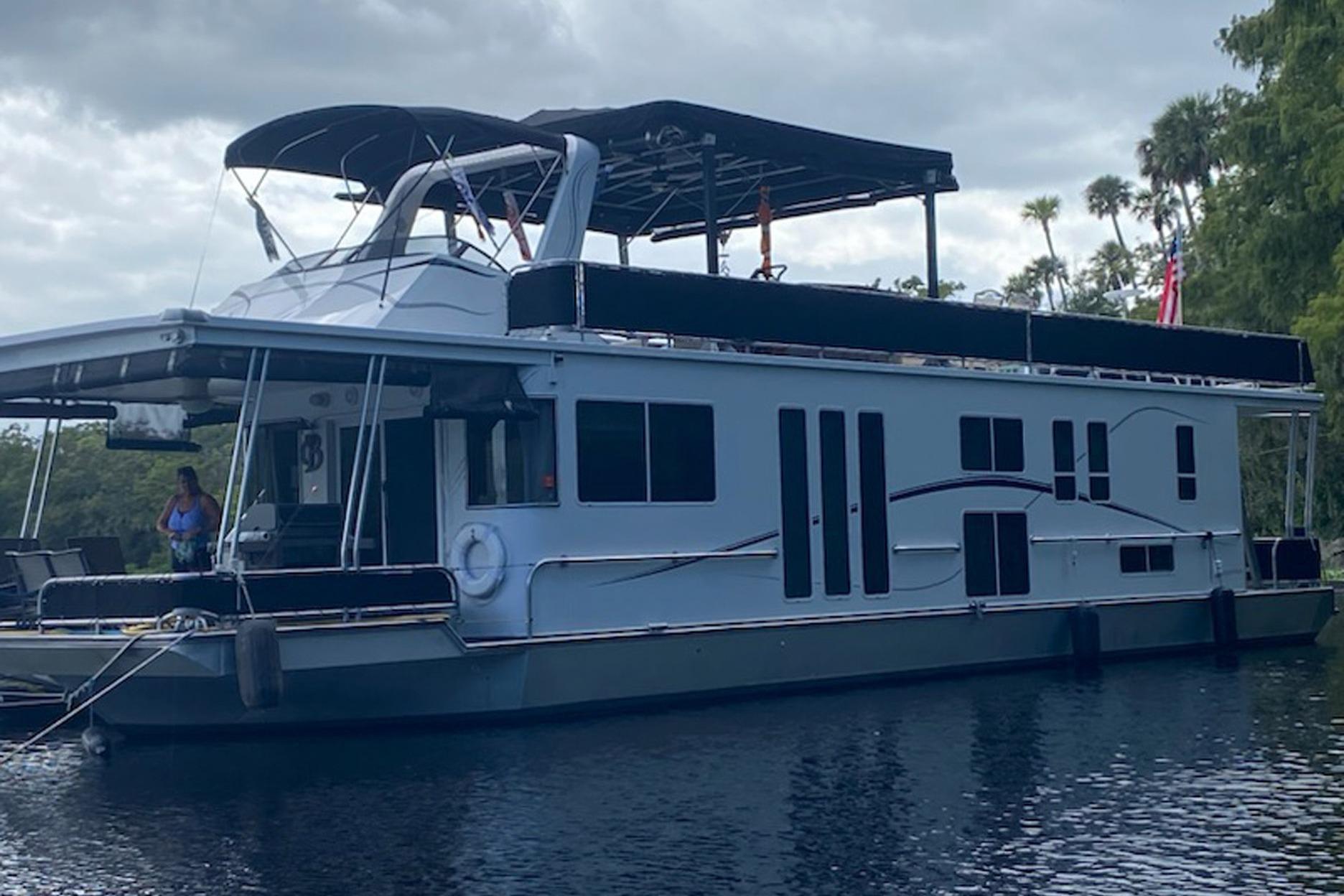 2001 Horizon 6015 for sale