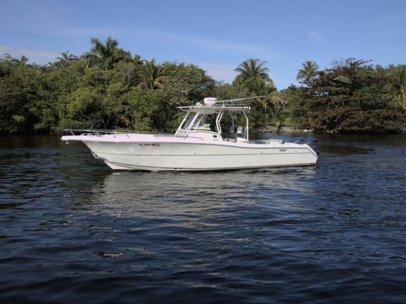 2001 Pursuit 3070 Center Console