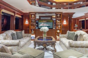 2001 Trinity Yachts Tri-Deck MY for sale - photo 3