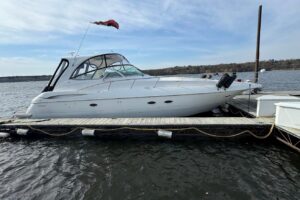 2003 Cruisers Yachts 4370 Express for sale - photo 2