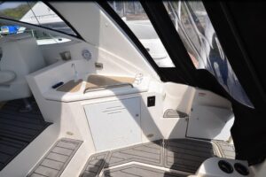 2003 Cruisers Yachts 4370 Express for sale - photo 8