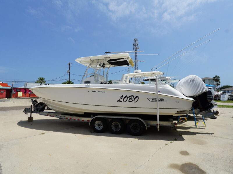 2004 Boston Whaler 320 Outrage