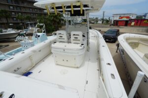 2004 Boston Whaler 320 Outrage for sale - photo 4