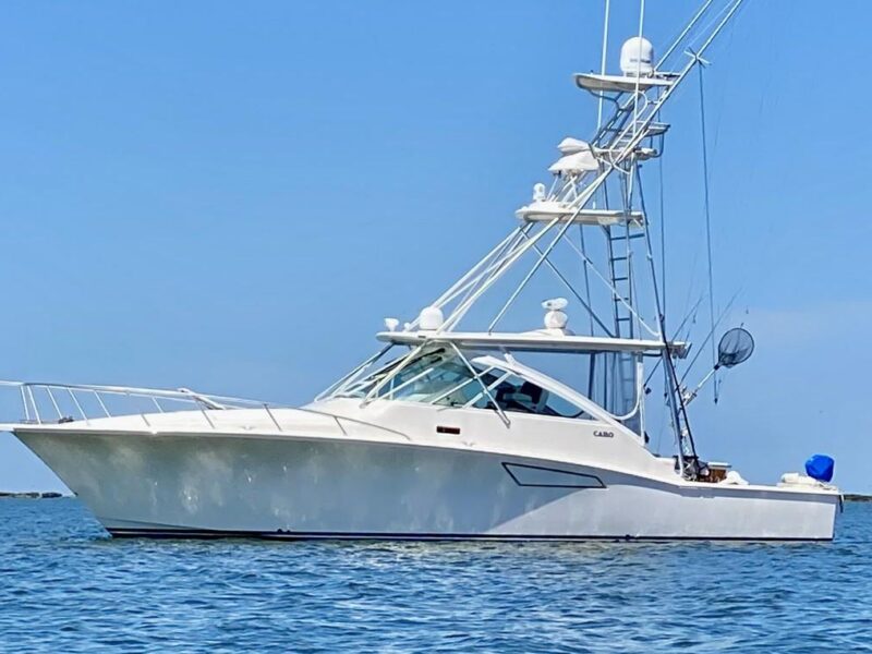 2004 Cabo 40 Express