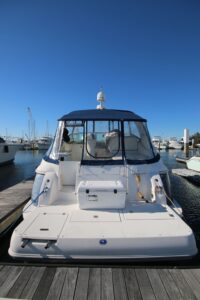 2004 Cruisers Yachts 370 for sale - photo 2