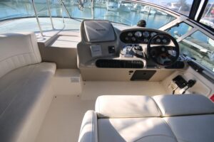2004 Cruisers Yachts 370 for sale - photo 3