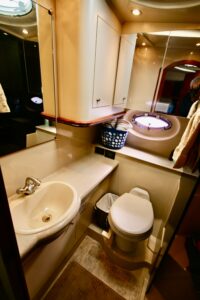 2004 Cruisers Yachts 370 for sale - photo 6