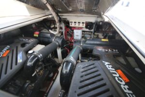 2004 Cruisers Yachts 370 for sale - photo 7