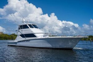 2004 Hatteras Enclosed Bridge for sale - photo 6