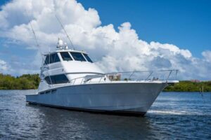 2004 Hatteras Enclosed Bridge for sale - photo 7