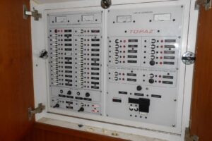 2004 Topaz 32 Express for sale - photo 8