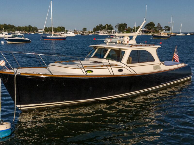 2005 Hinckley Talaria 40