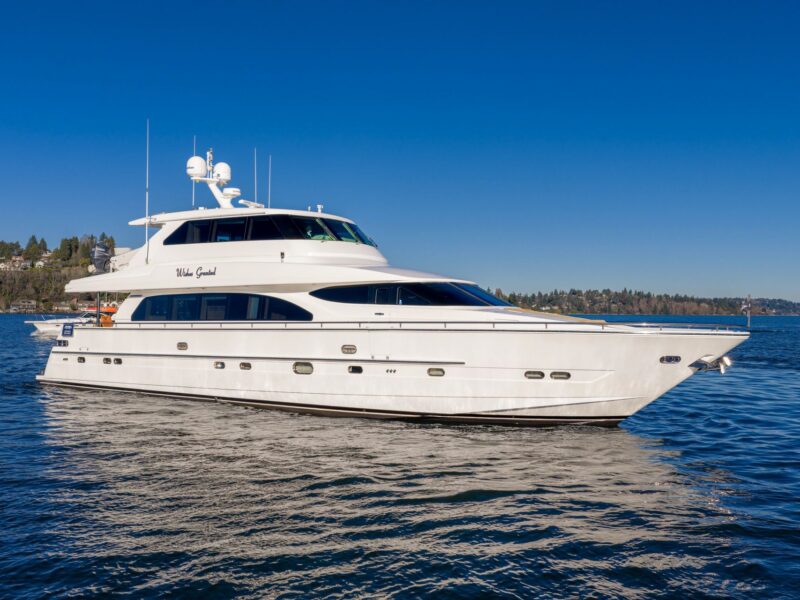 2005 Horizon 82 Skylounge