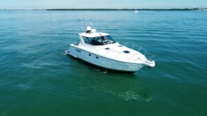 2005 Tiara Yachts 3600 Sovran for sale - photo 2