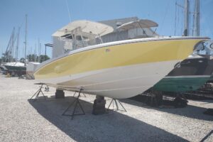 2006 Boston Whaler 320 Outrage for sale - photo 3