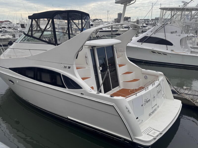 2006 Carver 36 Mariner
